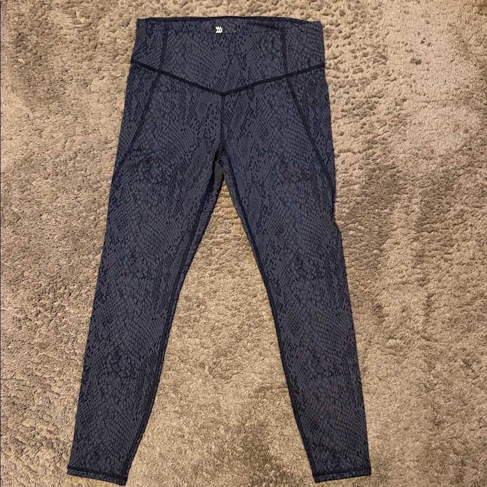 NWOT All In Motion Women’s Snakeskin Leggings